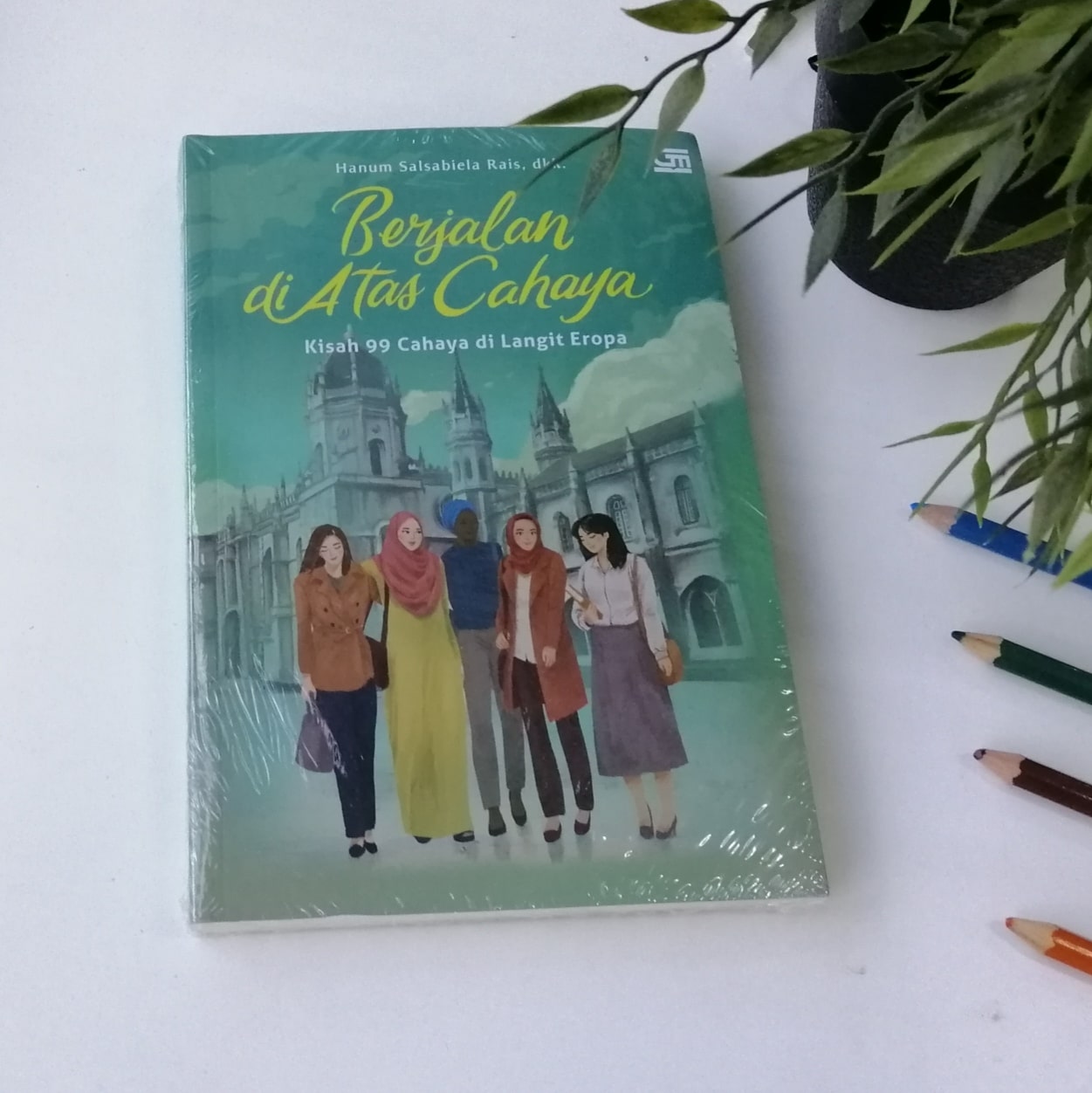 BERJALAN DI ATAS CAHAYA JT Books